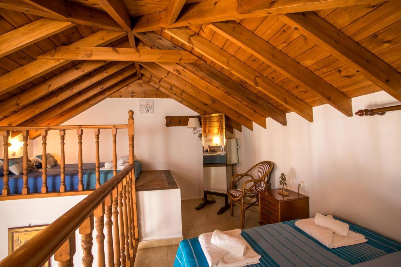 Appartamento Anna'S House Chalki Town Esterno foto