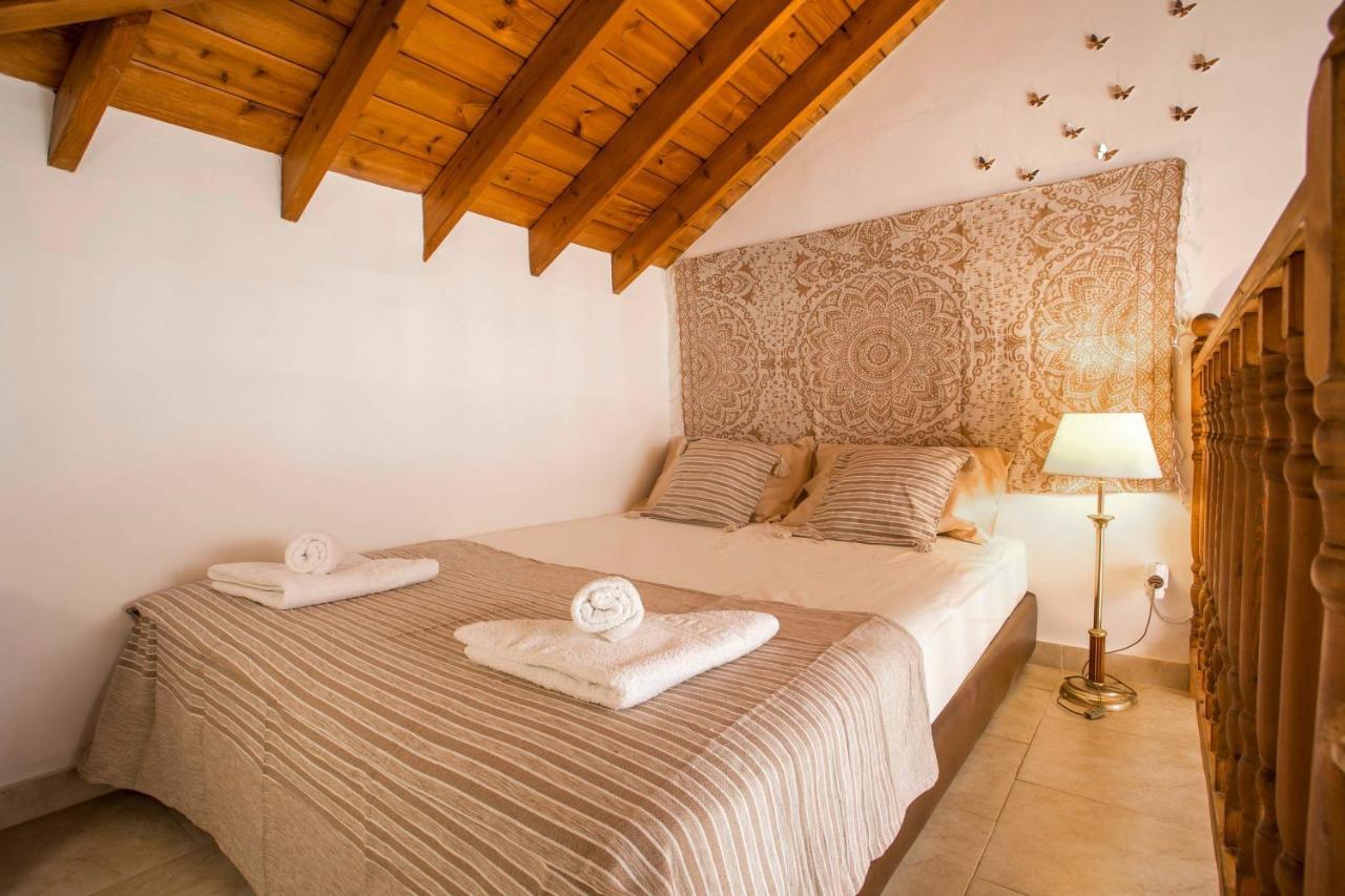 Appartamento Anna'S House Chalki Town Esterno foto